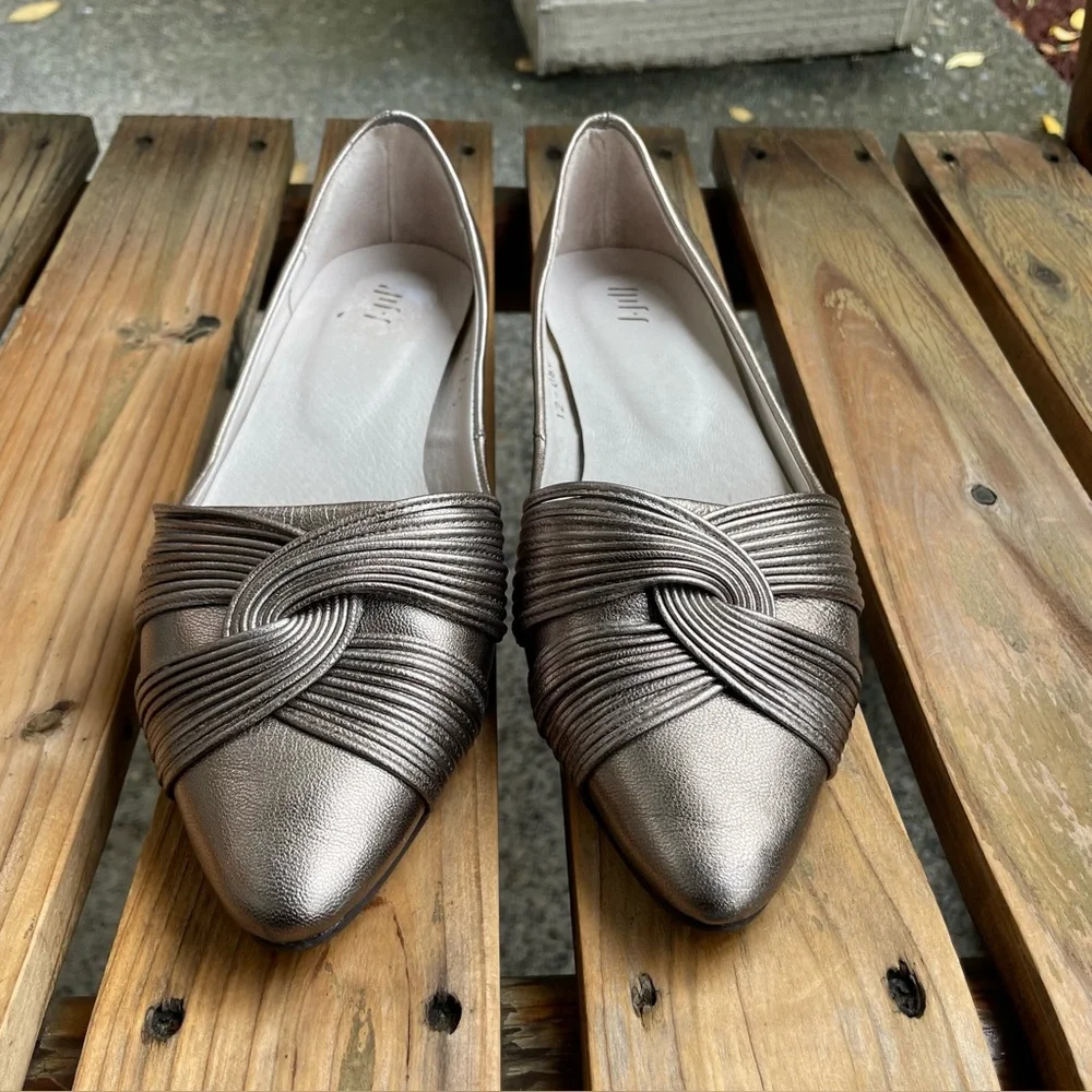J. Jill Metallic Silver Leather Flats Womens Size 7.5 Pointed Toe Slip On